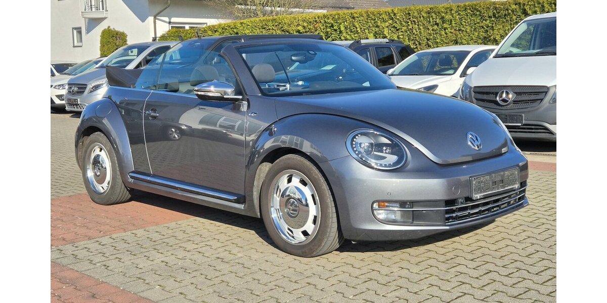 VW Beetle Sport Fender Soundsystem, Bi-Xenon, Navigat 68.122 km 16.890 &euro; Rodgau 63110