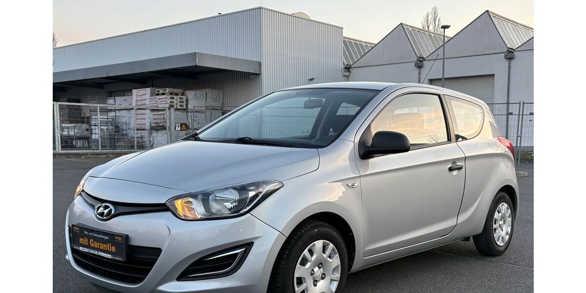Hyundai i20 99.000 km 5.390 &euro; Frankfurt 60386