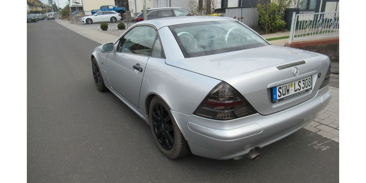 Mercedes-Benz SLK 200 210.000 km 2.499 &euro; Karben 61184
