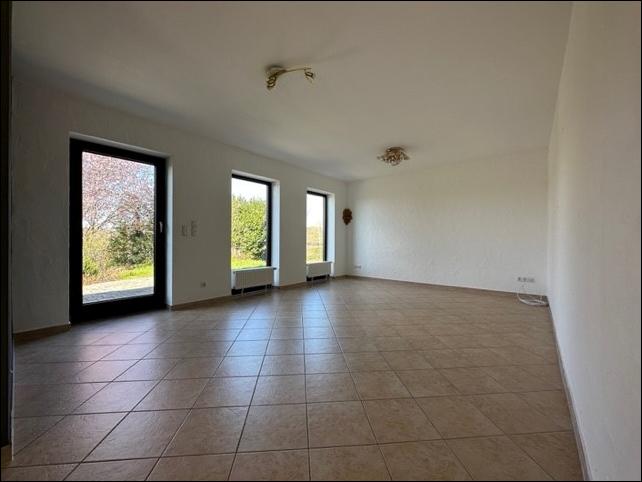 Einfamilienhaus Mömbris - 8 Zimmer, 350 m&sup2;, 2.900&euro; | Angebot:26367496
