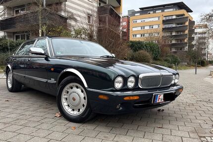 Jaguar Daimler 211.126 km 6.490 &euro; Frankfurt am Main 60486