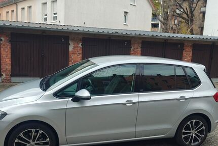 VW Golf Sportsvan 146.000 km 9.950 &euro; Offenbach am Main 63069