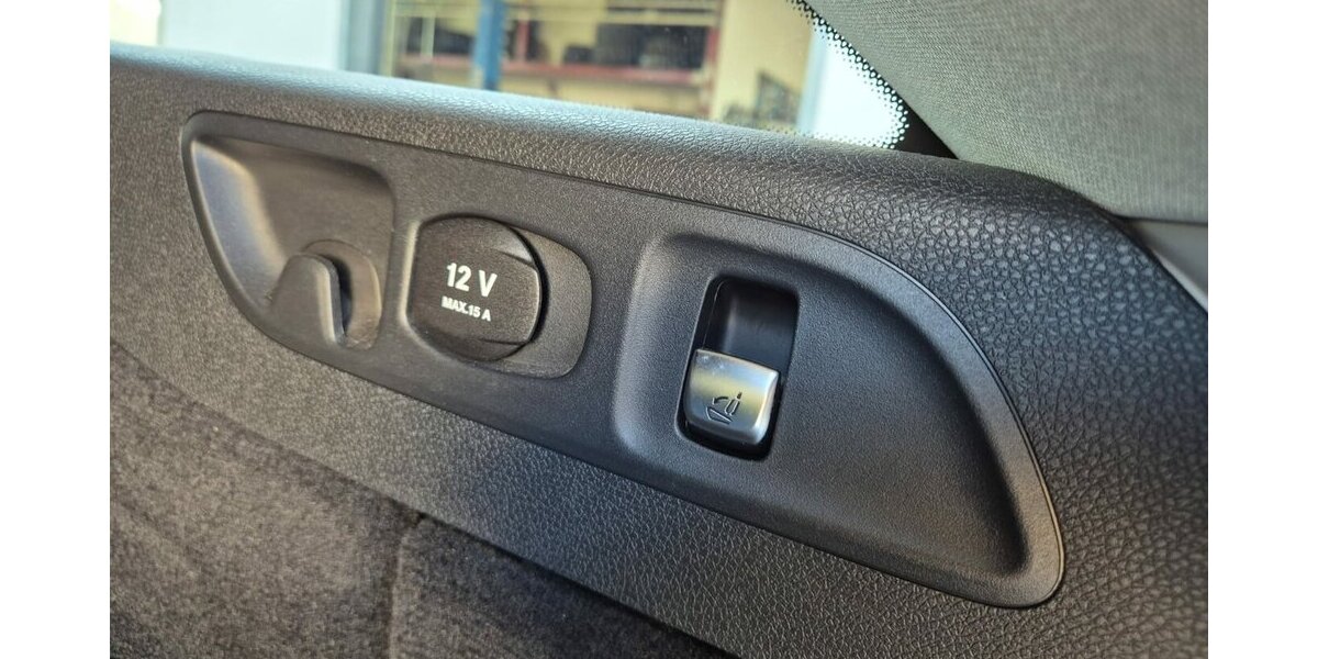 Mercedes-Benz E 400 d T 4M Standheizung, Rückfahrkamera, AHK, Co 200.000 km 19.890 &euro; Rodgau 63110