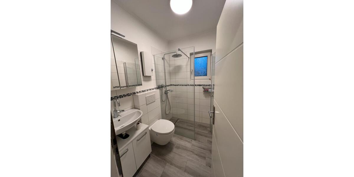 Dachgeschoßwohnung Frankfurt am Main Unterliederbach - 17 Zimmer, 76 m&sup2;, 520&euro; | Angebot:25395359