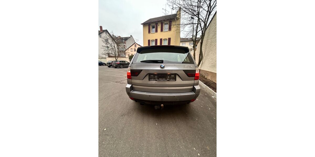 BMW X3 209.000 km 2.999 &euro; Frankfurt 60386