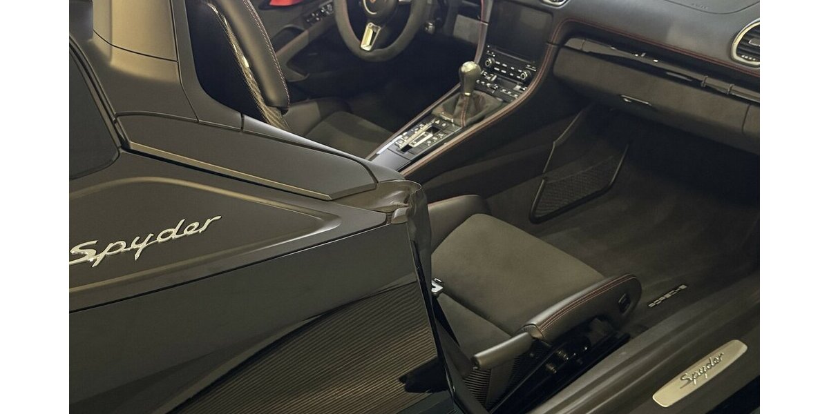 Porsche 718 Boxster Spyder APPROVED/Schalensitze/Chrono 6.800 km 103.900 &euro; Dreieich 63303