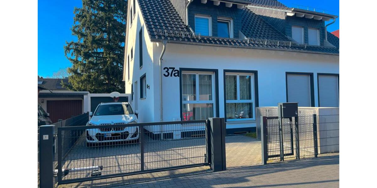 Doppelhaushälfte Hanau Lamboy - 6 Zimmer, 160 m&sup2;, 2.200&euro; | Angebot:25750507