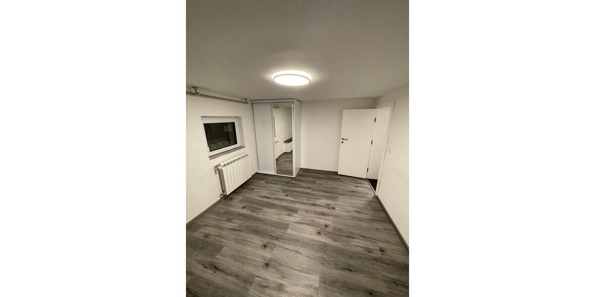 Etagenwohnung Eschborn - 3 Zimmer, 90 m&sup2;, 1.250&euro; | Angebot:25255563
