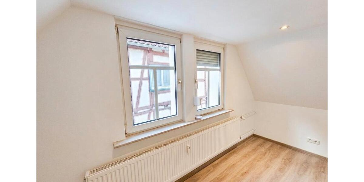 Dachgeschoßwohnung Friedberg (Hessen) - 1.5 Zimmer, 33 m&sup2;, 650&euro; | Angebot:26020931