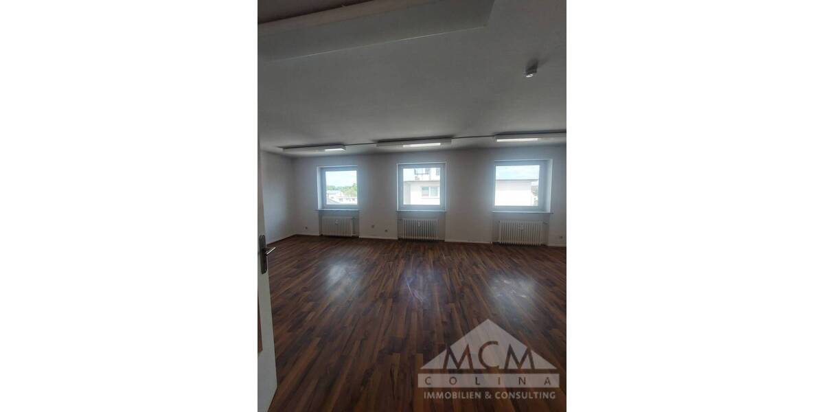 Gewerbeobjekt Frankfurt am Main Ostend - 5 Zimmer, 200 m&sup2;, 2.100&euro; | Angebot:25704447