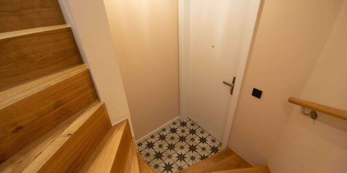 Etagenwohnung Frankfurt am Main Innenstadt - 1 Zimmer, 63 m&sup2;, 3.280&euro; | Angebot:25876946