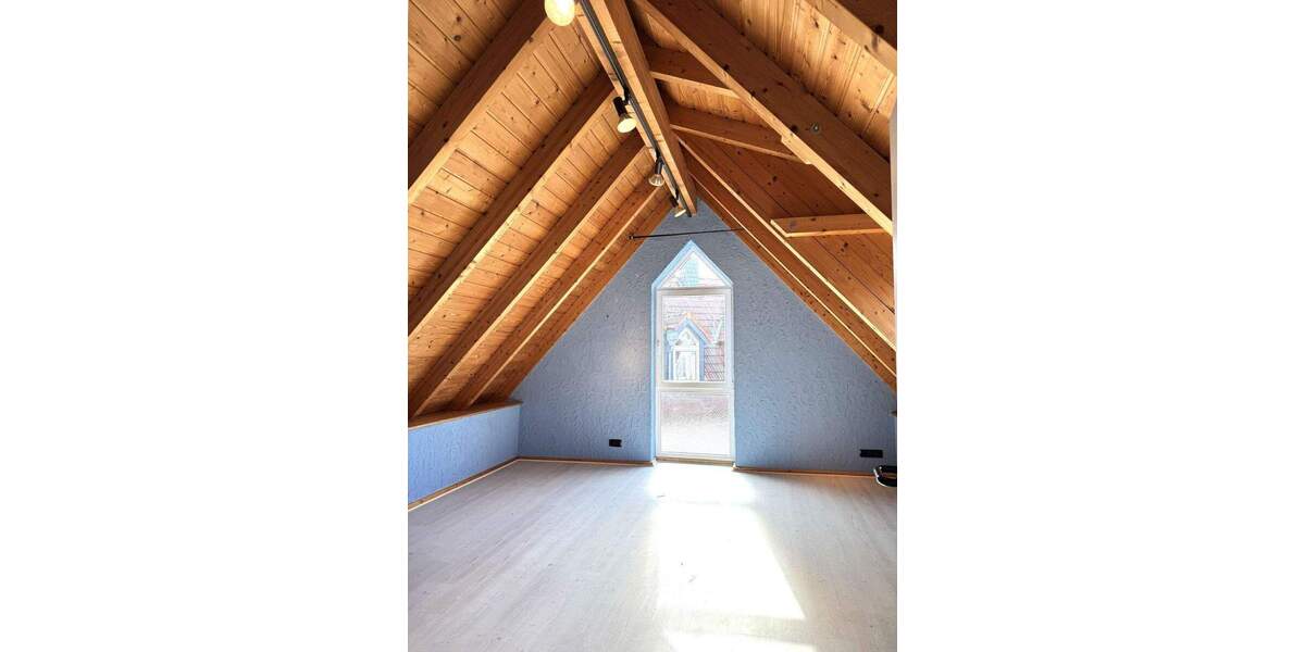 Etagenwohnung Bad Homburg Kirdorf - 4 Zimmer, 125 m&sup2;, 1.375&euro; | Angebot:25916603