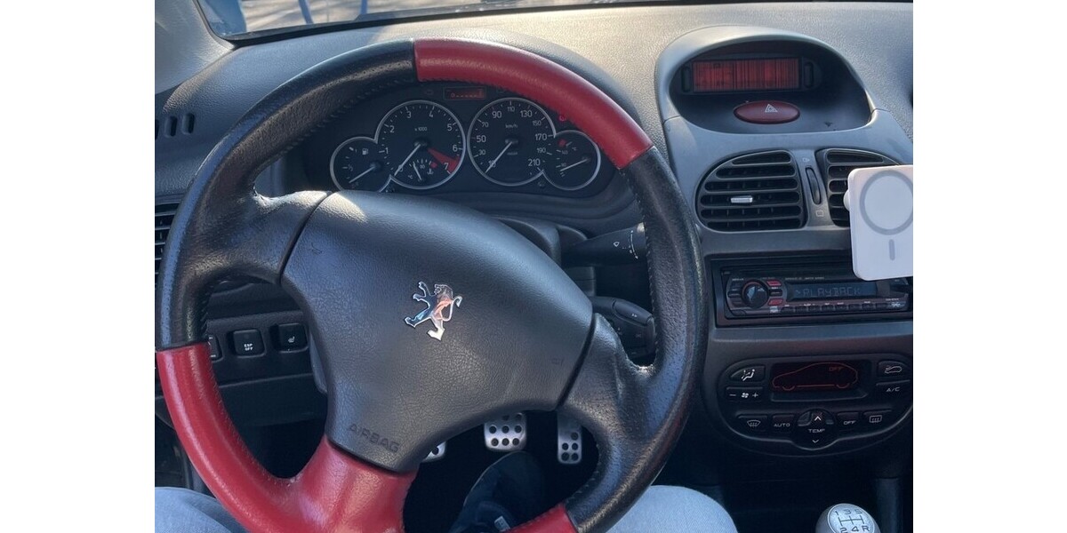 Peugeot 206 CC 201.000 km 1.550 &euro; Frankfurt am Main 60311