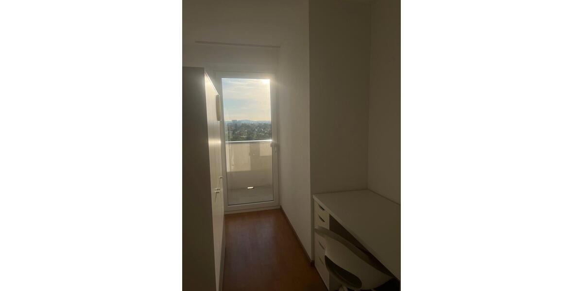 Etagenwohnung Frankfurt am Main Mitte-West - 6 Zimmer, 23 m&sup2;, 480&euro; | Angebot:23793936