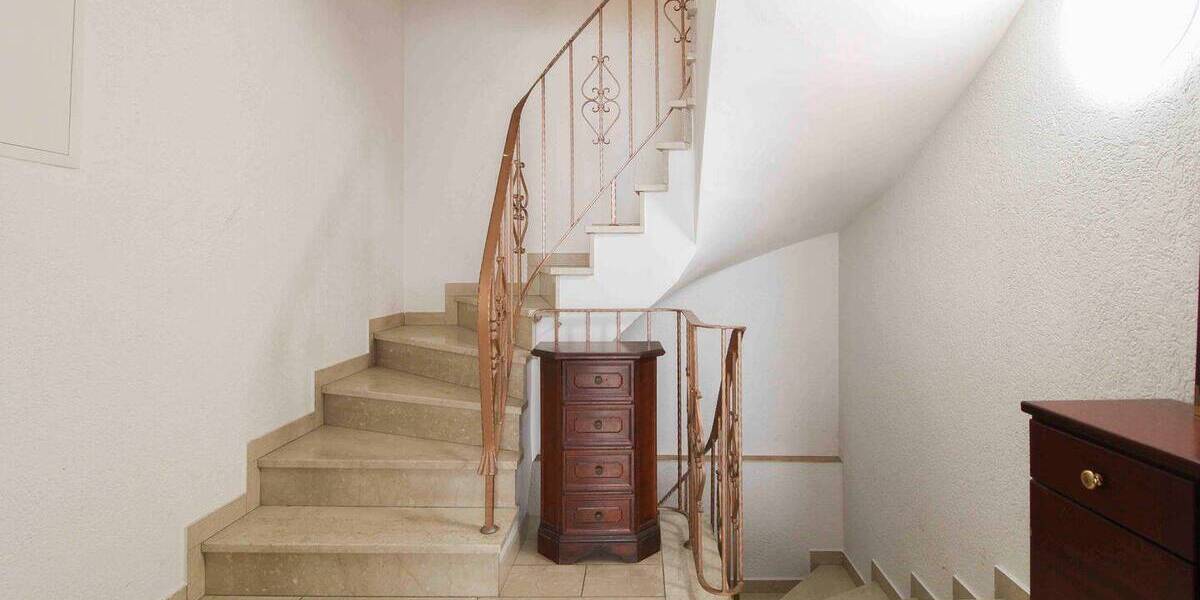 Etagenwohnung Frankfurt am Main Seckbach - 2 Zimmer, 82 m&sup2;, 329.000&euro; | Angebot:26016962