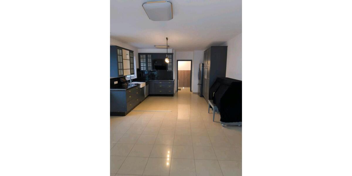 Etagenwohnung Schwalbach am Taunus - 5 Zimmer, 130 m&sup2;, 2.400&euro; | Angebot:25835029