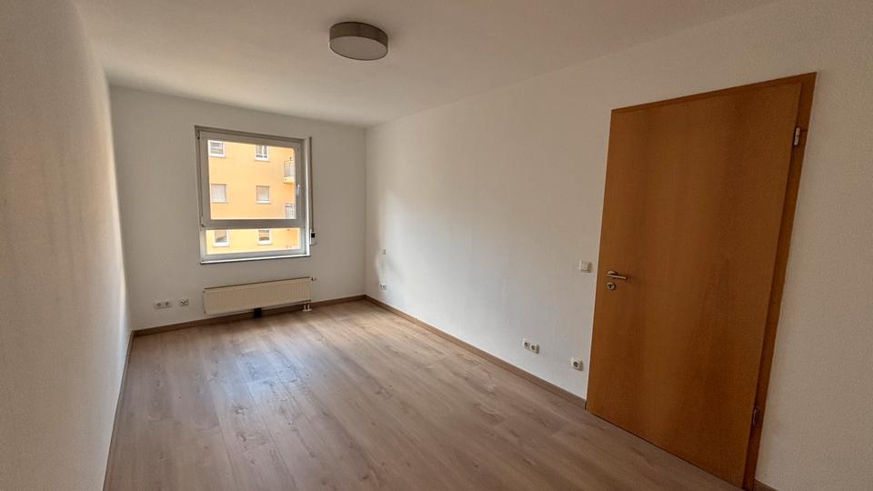 Etagenwohnung Frankfurt am Main Bockenheim - 2 Zimmer, 63 m&sup2;, 1.400&euro; | Angebot:25552253