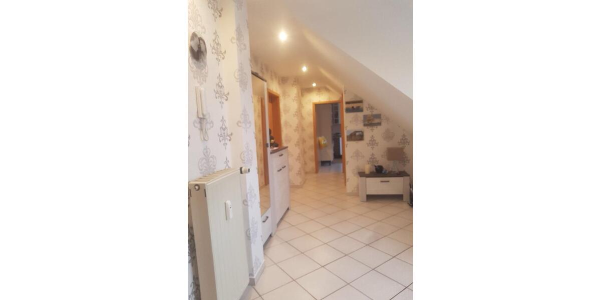 Dachgeschoßwohnung Nidderau - 3 Zimmer, 86 m&sup2;, 900&euro; | Angebot:25224584