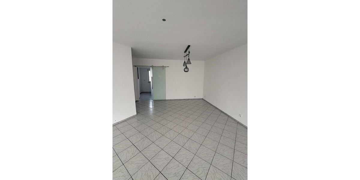 Etagenwohnung Langen (Hessen) - 2 Zimmer, 100 m&sup2;, 1.600&euro; | Angebot:27630848