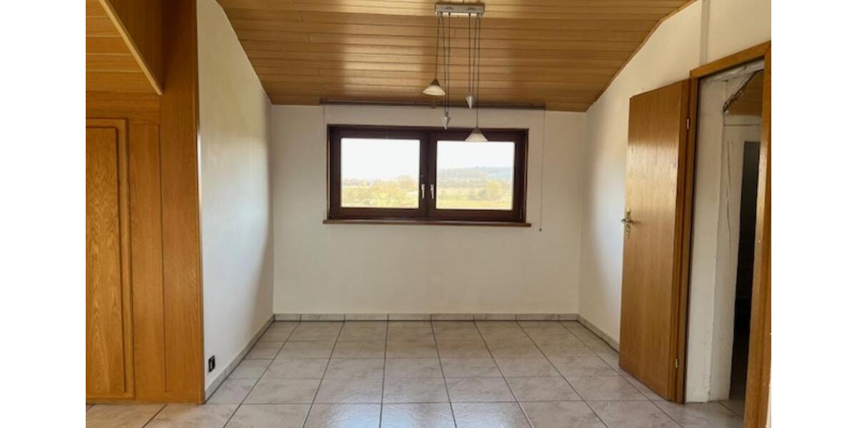 Dachgeschoßwohnung Ranstadt - 3 Zimmer, 101 m&sup2;, 850&euro; | Angebot:25304696