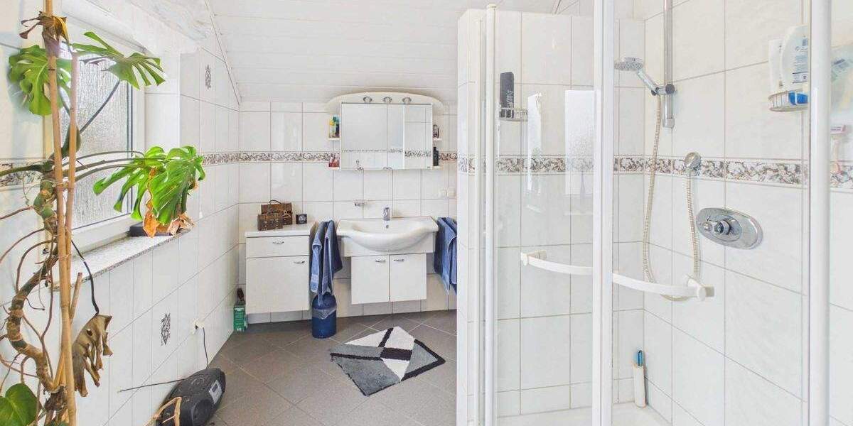 Einfamilienhaus Geiselbach - 7 Zimmer, 202 m&sup2;, 468.000&euro; | Angebot:25747646