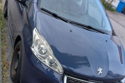 Peugeot 208 154.000 km 4.600 &euro; Seligenstadt 63500