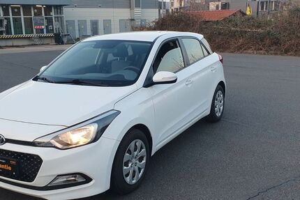 Hyundai i20 111.000 km 6.999 &euro; Frankfurt am Main 60386