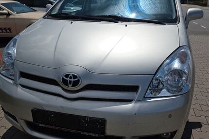 Toyota Corolla Verso 74.000 km 7.700 &euro; Dietzenbach 63128