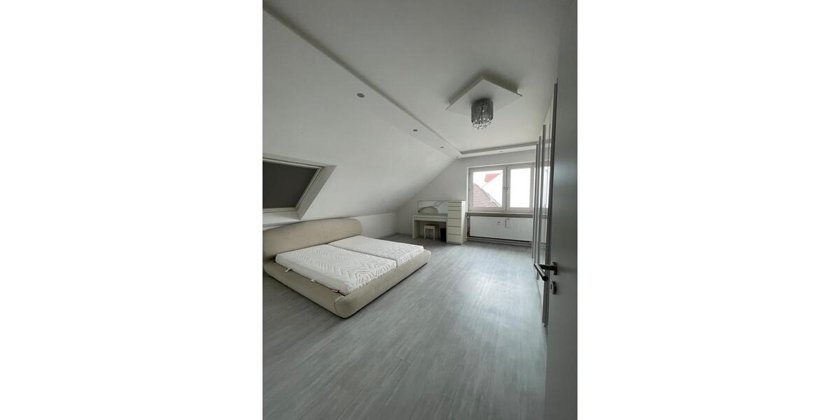 Dachgeschoßwohnung Schöneck - 3 Zimmer, 84 m&sup2;, 289.000&euro; | Angebot:26794270