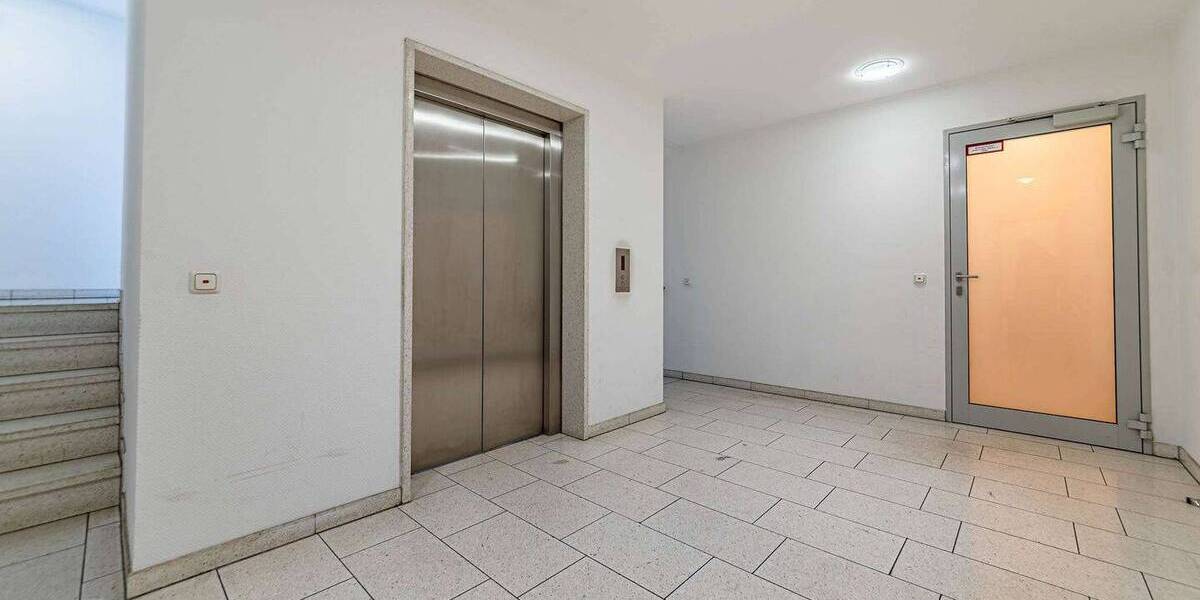 Etagenwohnung Frankfurt am Main Bockenheim - 2 Zimmer, 63 m&sup2;, 1.630&euro; | Angebot:25926617