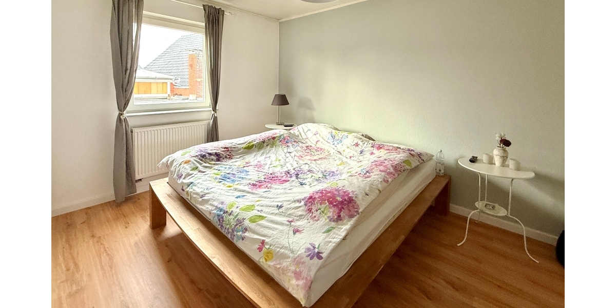 Karben: Modernes 3-Familienhaus im alten Ortskern von Petterweil - Mehrfamilienhaus, Wohnhaus Karben | Angebot:25444335