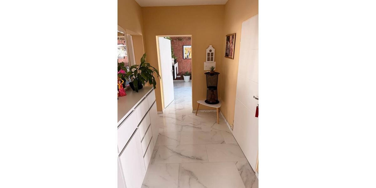 Erdgeschoßwohnung Nidderau - 4 Zimmer, 100 m&sup2;, 1.000&euro; | Angebot:25960508