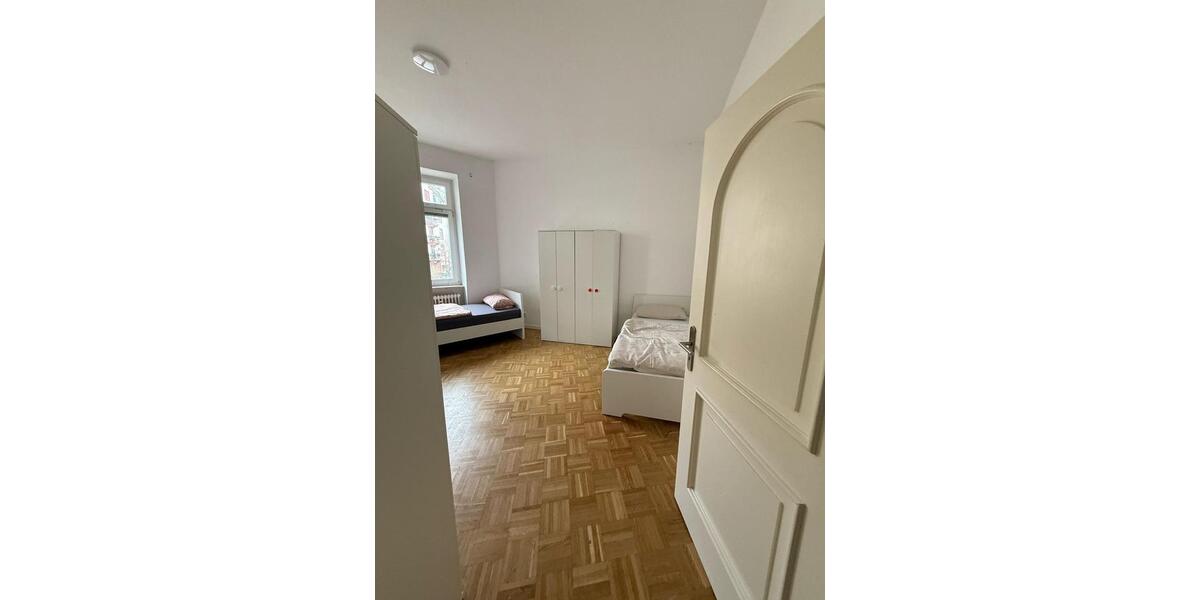Etagenwohnung Frankfurt am Main Bornheim - 4 Zimmer, 100 m&sup2;, 750&euro; | Angebot:25934783