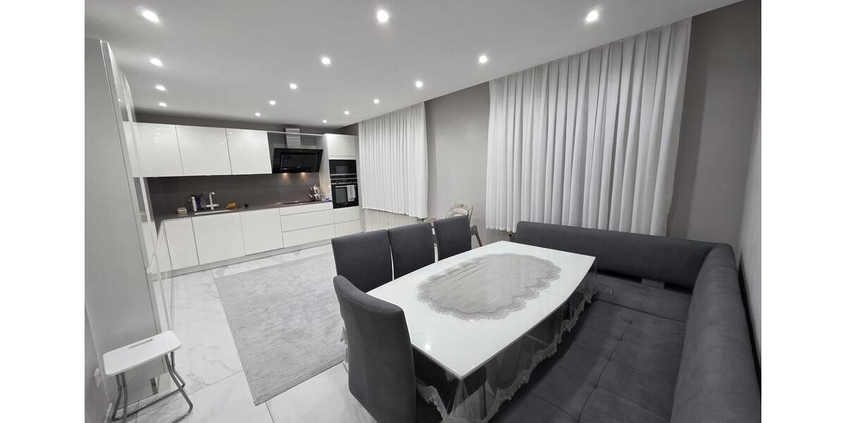 Etagenwohnung Erlensee - 4 Zimmer, 130 m&sup2;, 1.700&euro; | Angebot:24753661