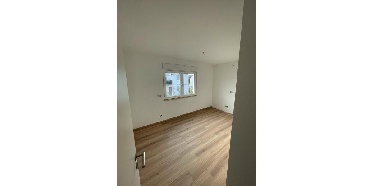 Etagenwohnung Friedrichsdorf - 4 Zimmer, 93 m&sup2;, 1.850&euro; | Angebot:26364519