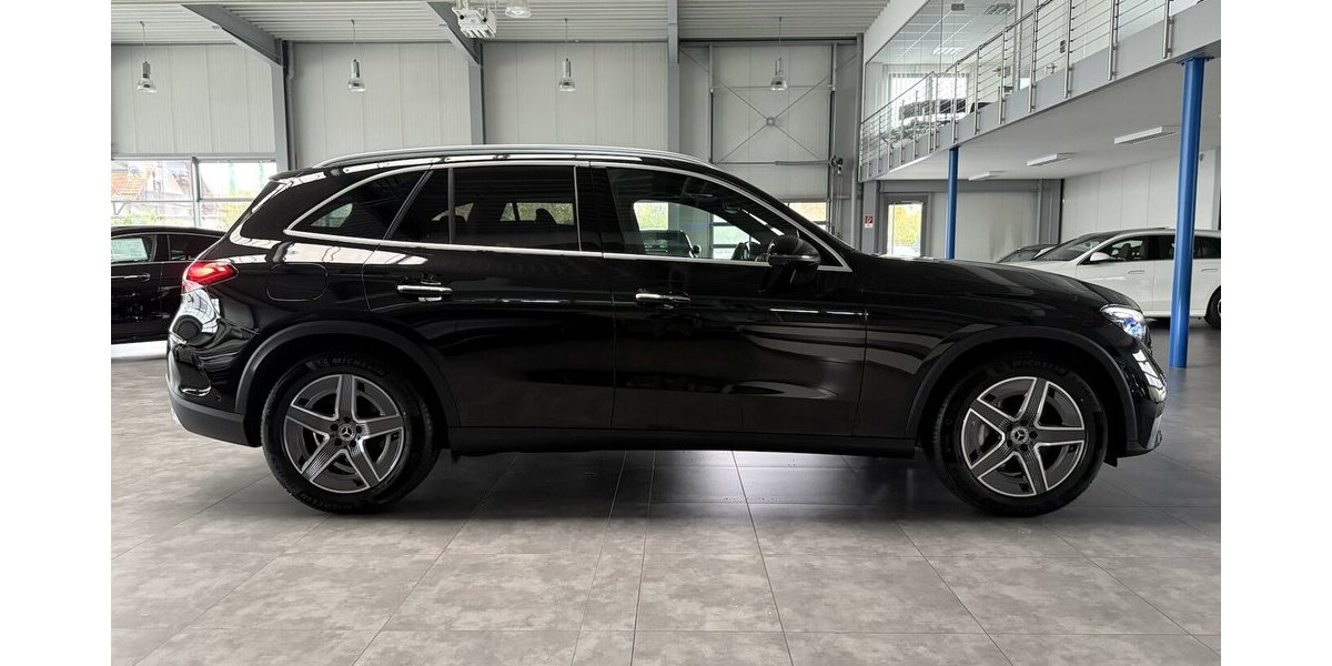 Mercedes-Benz GLC 300 4M AMG PREMIUM STANDHEIZUNG - DISTRONIC! 23.425 km 59.699 &euro; Groß-Umstadt 64823
