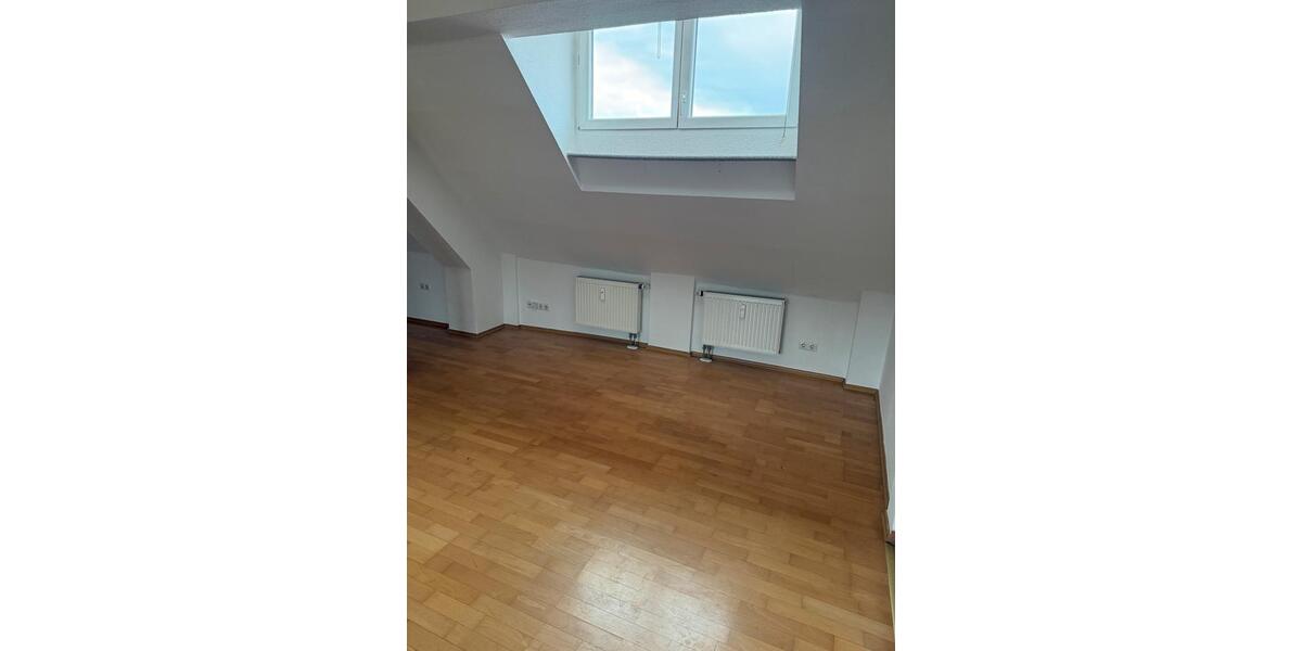 Dachgeschoßwohnung Bad Vilbel - 2 Zimmer, 60 m&sup2;, 650&euro; | Angebot:25943866