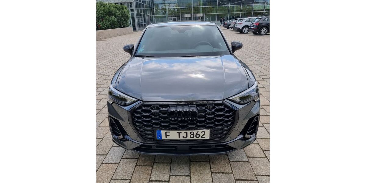 Audi Q3 14.000 km 37.900 &euro; Frankfurt 60435