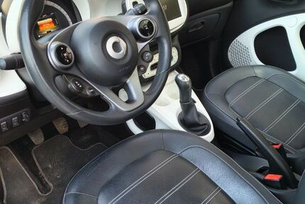 Smart ForTwo 61.000 km 8.200 &euro; Frankfurt am Main 60386