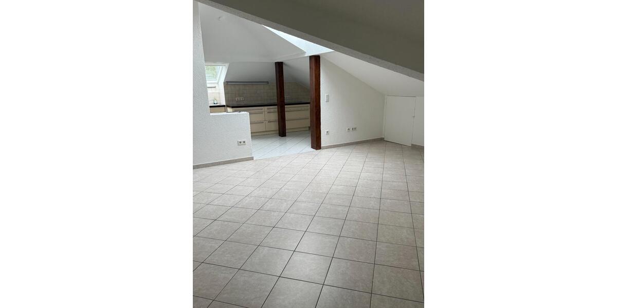 Dachgeschoßwohnung Babenhausen - 4 Zimmer, 100 m&sup2;, 1.500&euro; | Angebot:27620653