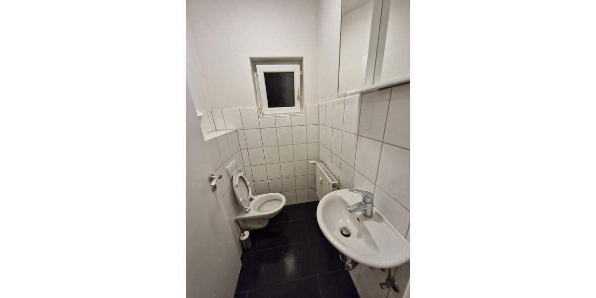 Etagenwohnung Frankfurt am Main Rödelheim - 15 Zimmer, 150 m&sup2;, 590&euro; | Angebot:25923530