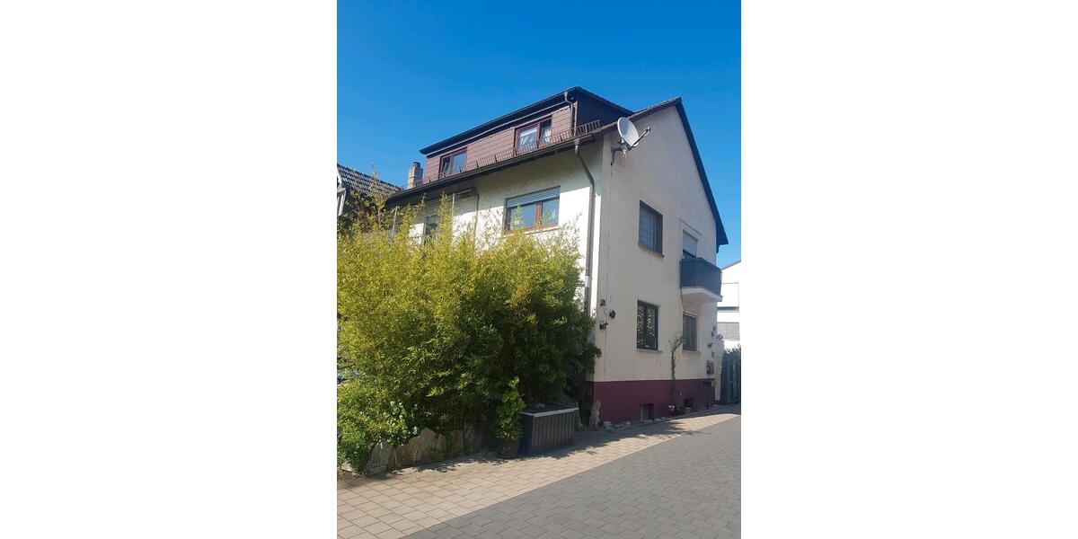 Dachgeschoßwohnung Bad Homburg vor der Höhe Gonzenheim - 2 Zimmer, 52 m&sup2;, 1.250&euro; | Angebot:25885795