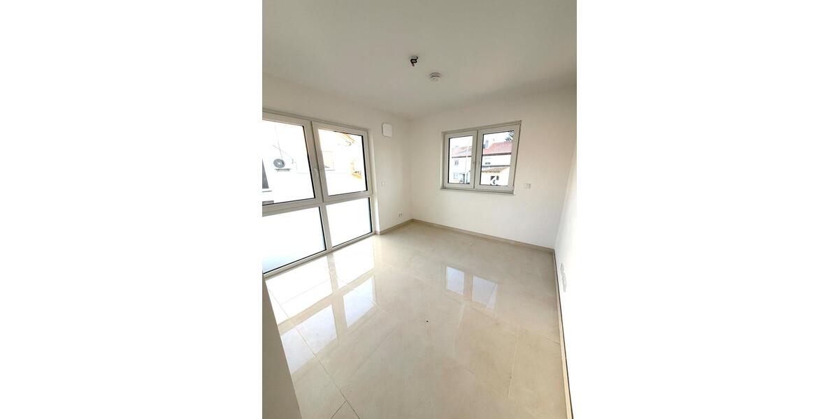 Einfamilienhaus Frankfurt am Main Eschersheim - 6 Zimmer, 177 m&sup2;, 3.700&euro; | Angebot:26418782