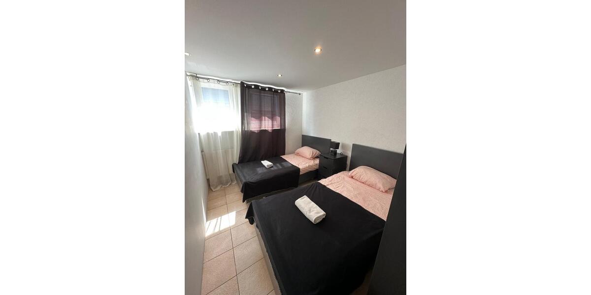 Etagenwohnung Hasselroth - 7 Zimmer, 200 m&sup2;, 2.500&euro; | Angebot:26557395