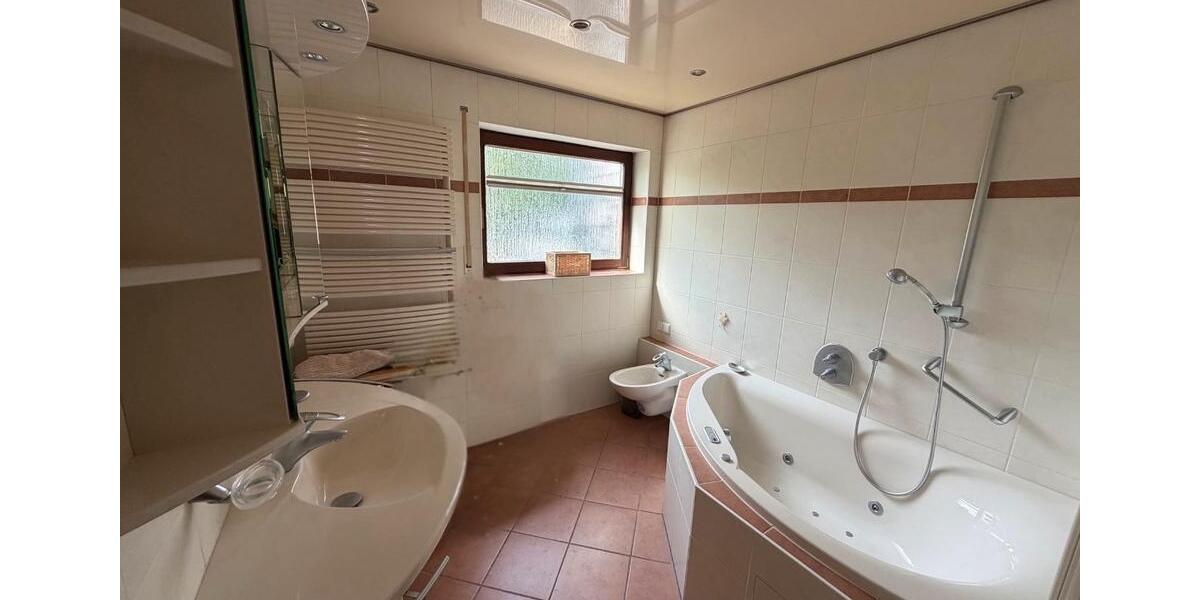 Erdgeschoßwohnung Mühlheim am Main - 4 Zimmer, 142 m&sup2;, 2.500&euro; | Angebot:27586324