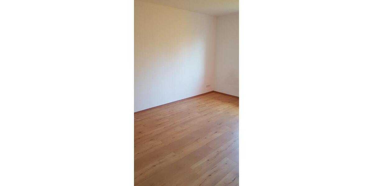 Etagenwohnung Ortenberg - 3 Zimmer, 120 m&sup2;, 1.050&euro; | Angebot:25922279