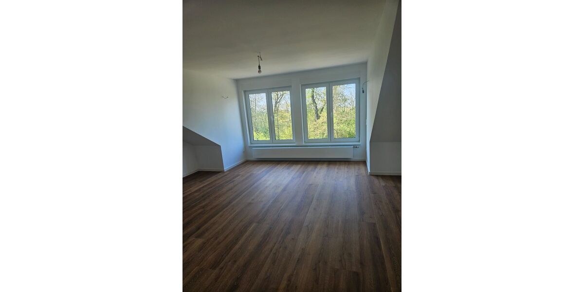 Großzügige, frisch sanierte 2-Zimmer-Wohnung mit Loggia und Blick ins Grüne - 2- Maintal | Angebot:26633749