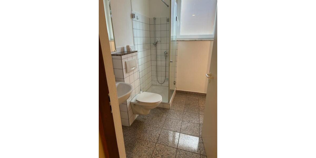 Etagenwohnung Kronberg im Taunus - 2 Zimmer, 83 m&sup2;, 1.100&euro; | Angebot:21154914