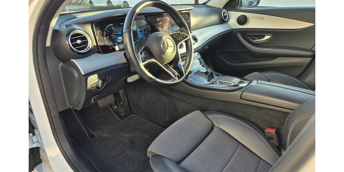 Mercedes-Benz E 300 e T Avantgarde AHK, LED, Rückfahrkamera, App 55.700 km 28.590 &euro; Rodgau 63110