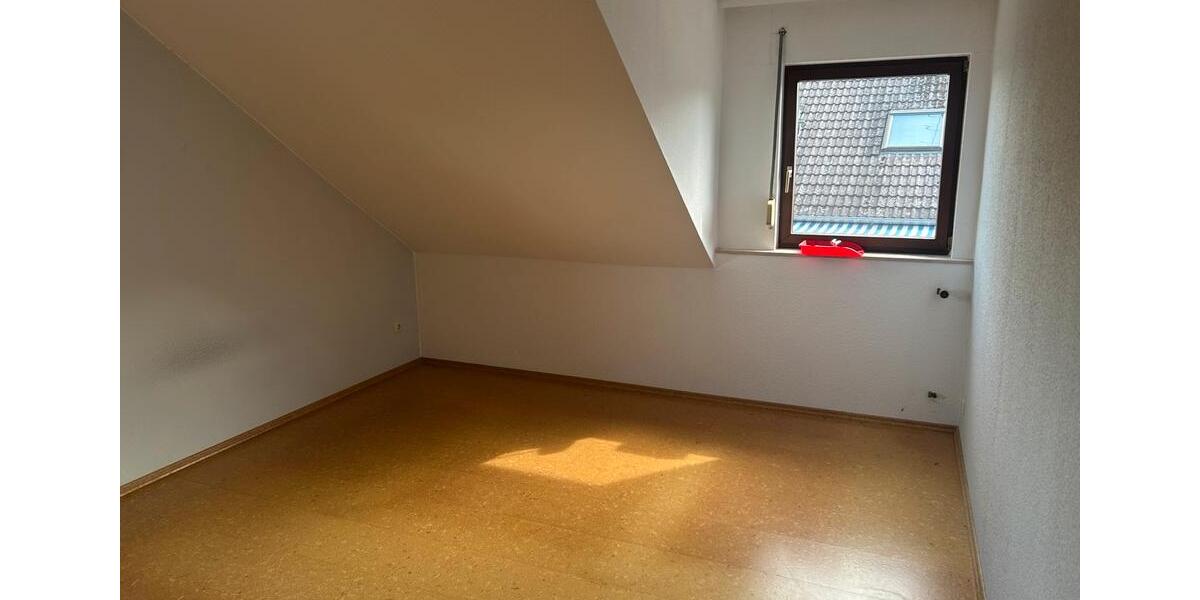 Dachgeschoßwohnung Altenstadt - 3 Zimmer, 90 m&sup2;, 1.000&euro; | Angebot:27620656